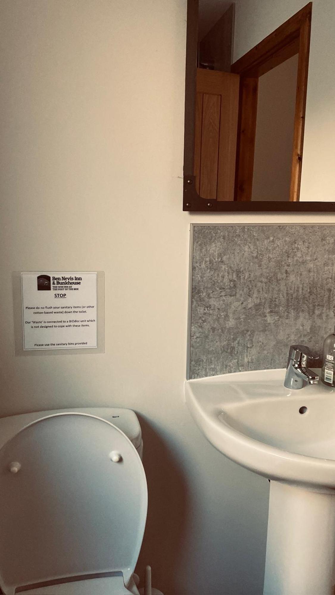 Ben Nevis Inn Rooms 威廉堡 外观 照片